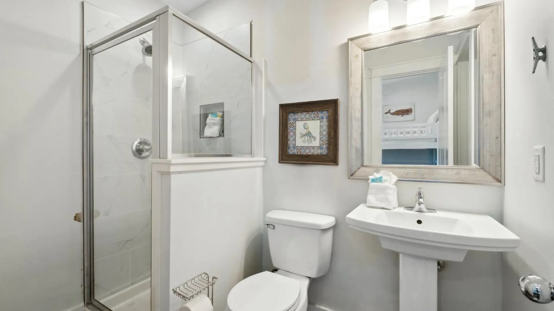 Crystal Gem With Pool And Beach Chair Setup Destin Holiday home