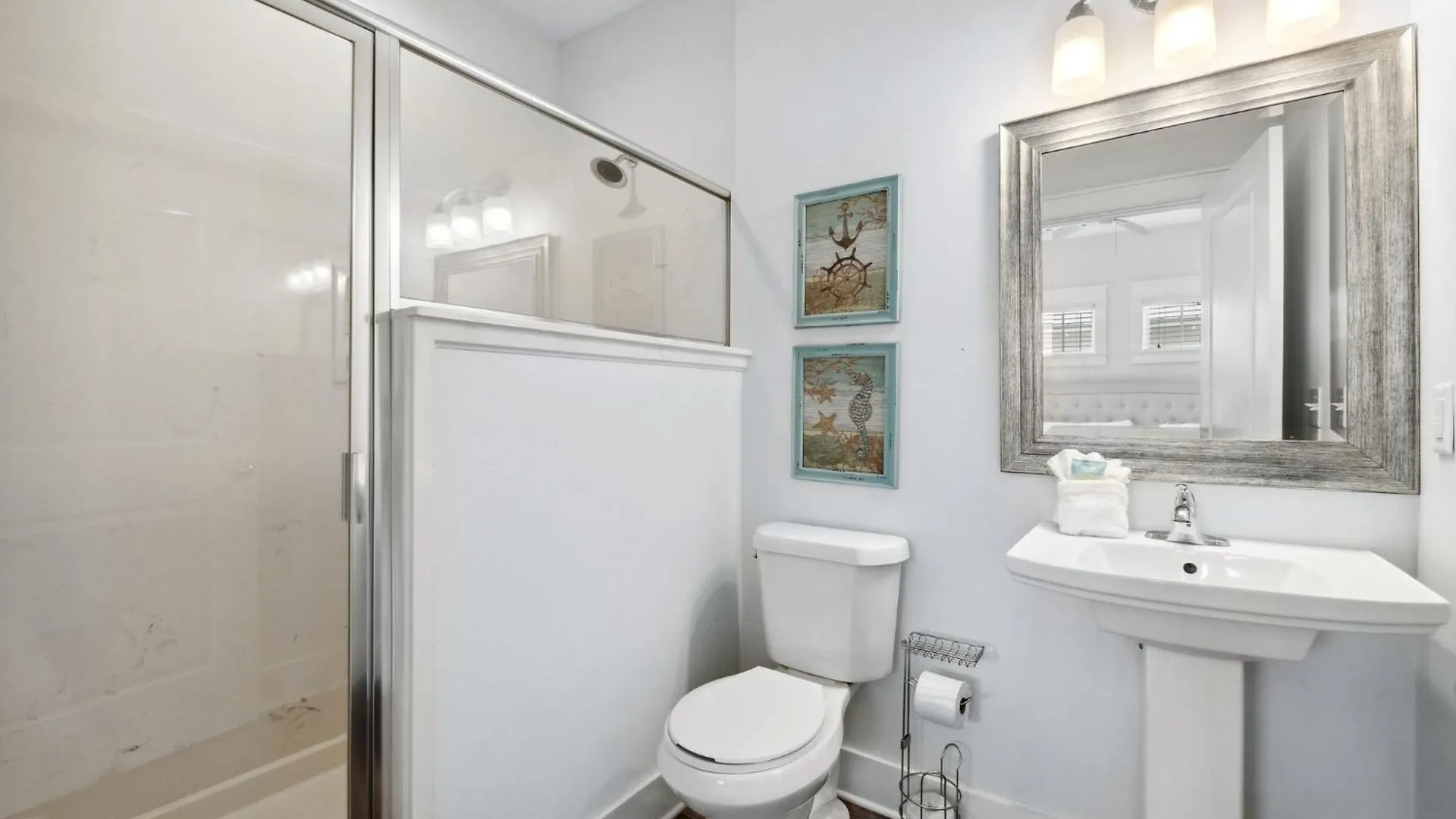 Holiday home Crystal Gem With Pool And Beach Chair Setup Destin