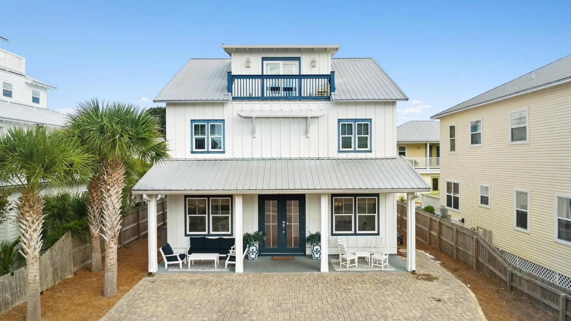 Crystal Gem With Pool And Beach Chair Setup Destin Holiday home