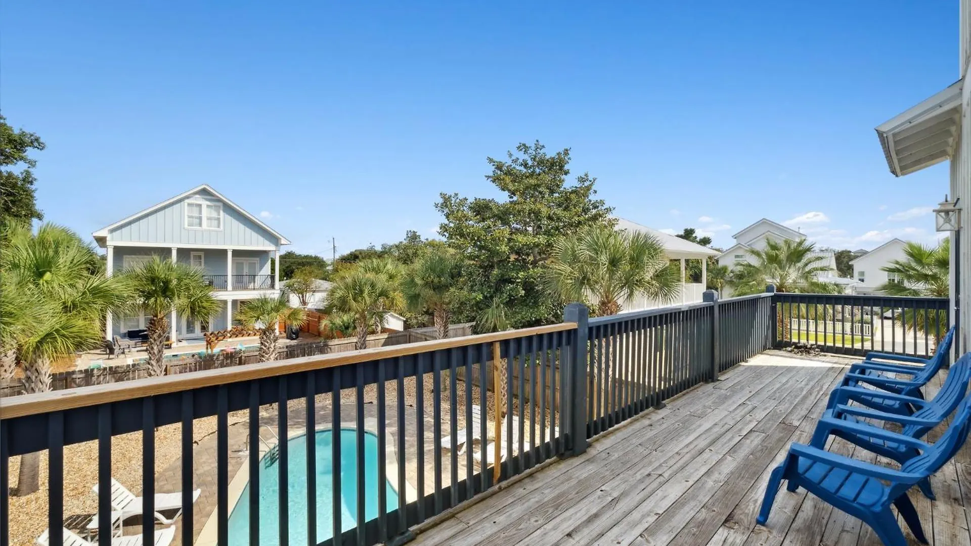 Holiday home Crystal Gem With Pool And Beach Chair Setup Destin