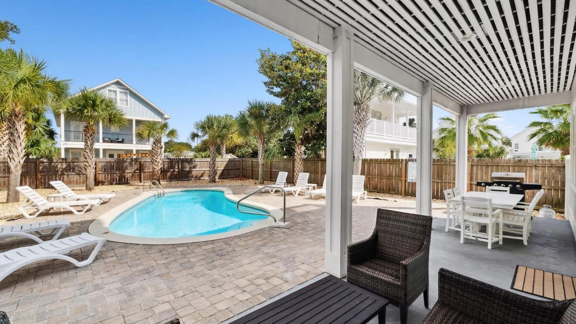Holiday home Crystal Gem With Pool And Beach Chair Setup Destin